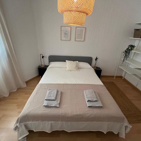 Cozy Apartment Well-Located In Terrassa, Barcelona Eksteriør bilde