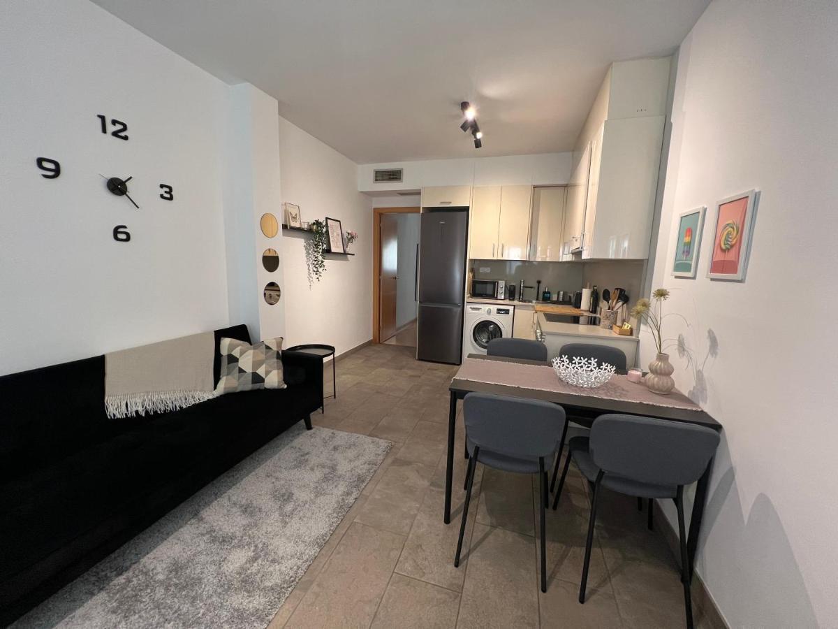 Cozy Apartment Well-Located In Terrassa, Barcelona Eksteriør bilde